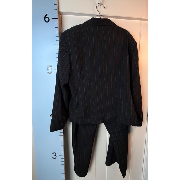 Rafaella Woman's Black Pinstripe Suit Size 20W Pants & Jacket - Picture 4 of 11